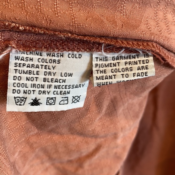 Tommy Bahama red Silk button down casual shirt M - Picture 5 of 8